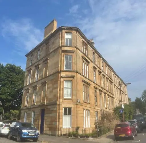 Stunning West End Flat! غلاسغو