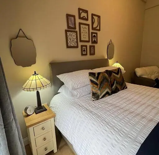 Luxury Victorian Spacious Flat *