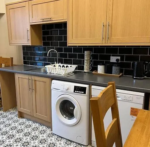 Luxury Victorian Spacious Flat * Glasgow