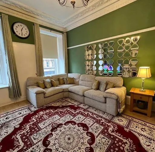 Luxury Victorian Spacious Flat Appartamento