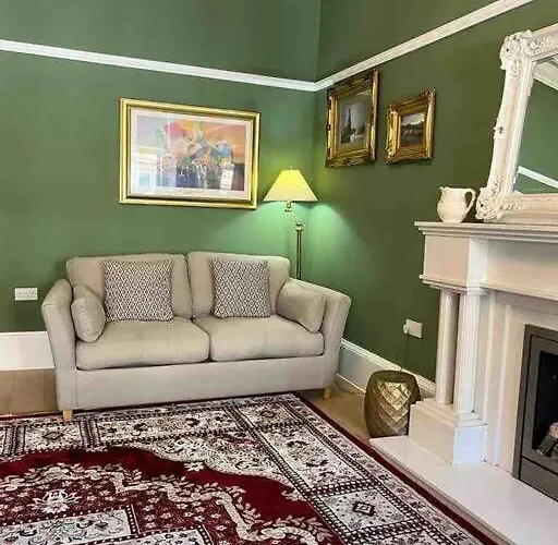 Luxury Victorian Spacious Flat * Glasgow