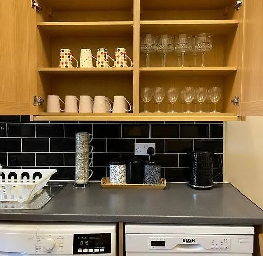 Luxury Victorian Spacious Flat * Glasgow