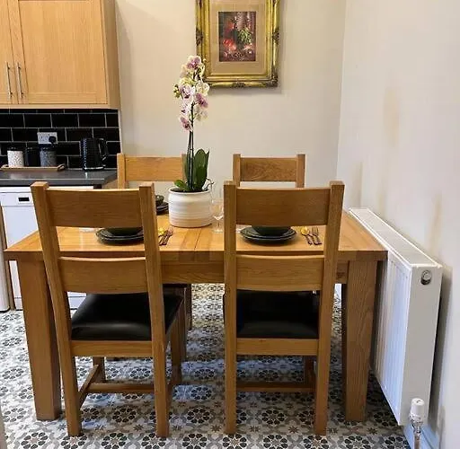 Luxury Victorian Spacious Flat