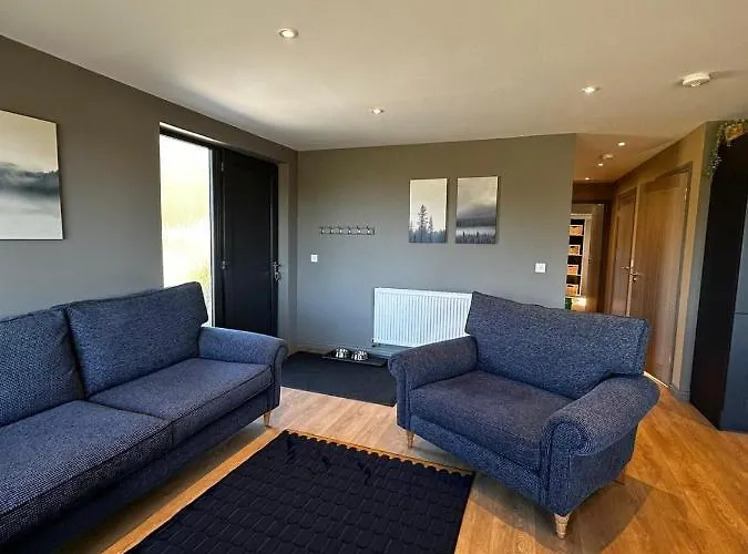 Spacious 3-bedroom On Country Estate Near - Sleeps 6 Appartamento *