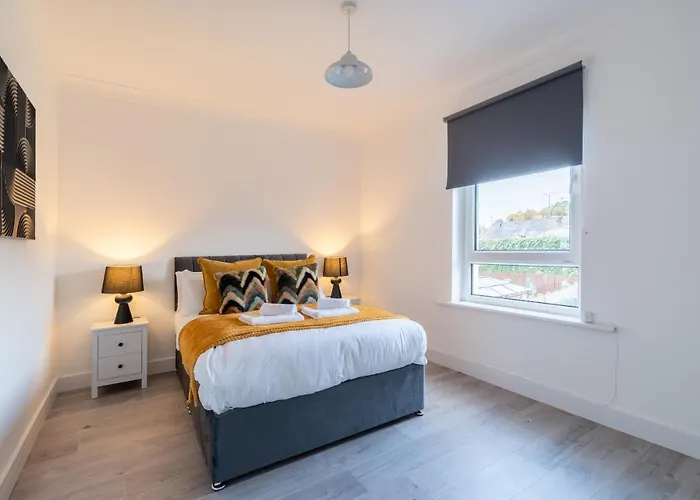 Locksley House * Glasgow