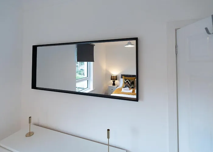 Locksley House * Glasgow