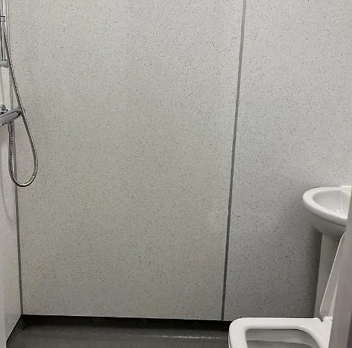 Large 3 Bed Apt Close To City, Ovo Hydro And Ibrox Stadium *