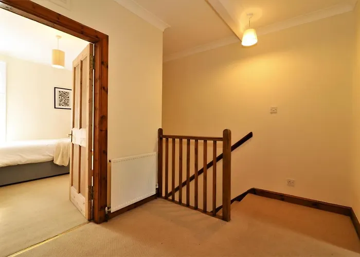 Signature - Lincoln View * גלאזגו