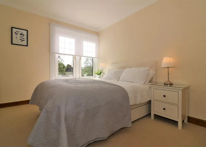 Signature - Lincoln View * Glasgow