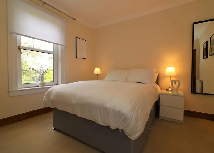 Signature - Lincoln View גלאזגו