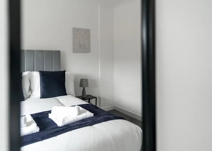 2 Bdr House By Caledonia Luxe Short Lets & Serviced * Glasgow