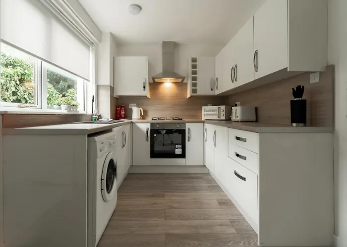 2 Bdr House By Caledonia Luxe Short Lets & Serviced