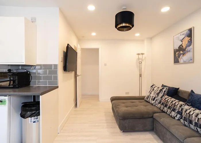 City, West End, Private Parking Appartement