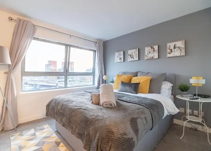 Luxury Riverview Centre 2 Apartment