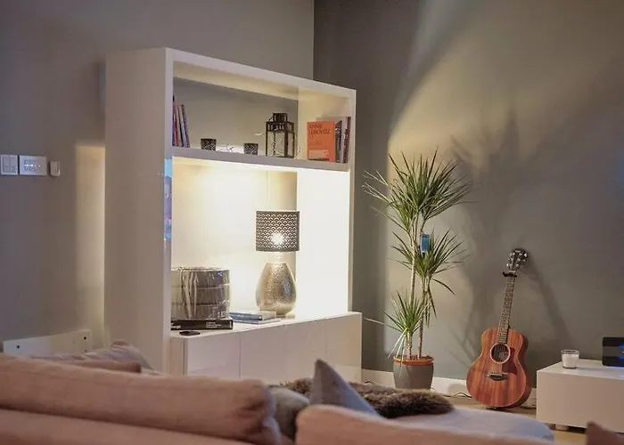 Glasgow, Finnieston Luxury 2 Bed With Parking, E-check In, Hi-fi