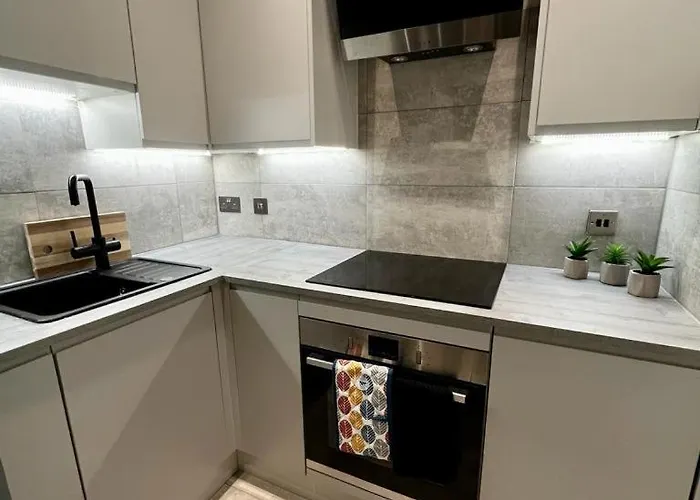 1 Bed In West End Apartment Glasgow