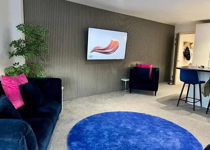 Glas Go Executive 2-bedroom Near Ovo Hydro Free Parking *