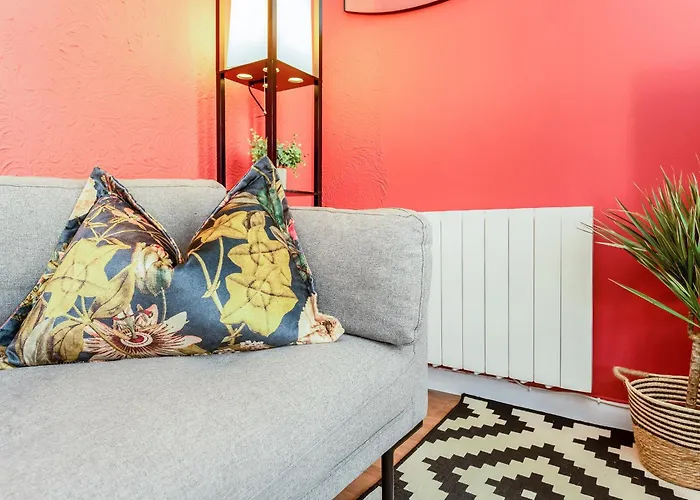 Appartamento Spacious 2-bedroom Main Door With Private Parking Glasgow