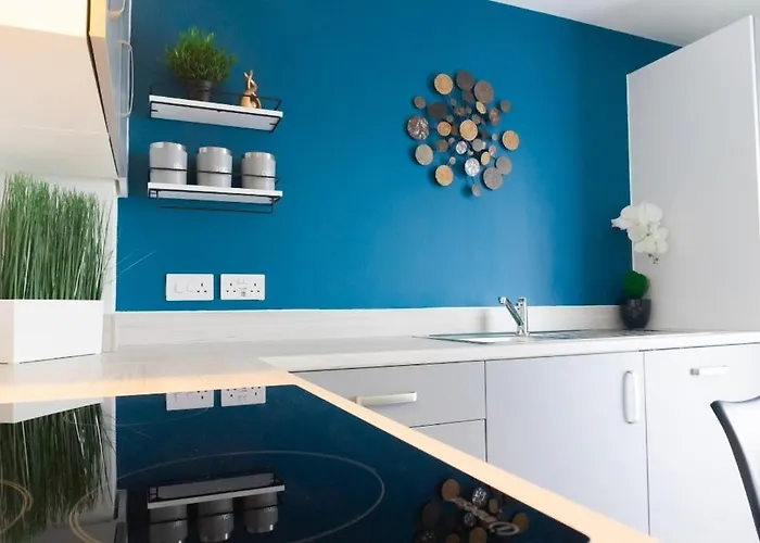 בית נופש Stylish House With Private Parking