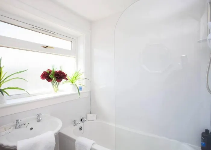 Cosy 1 Bed With Parking In City Centre