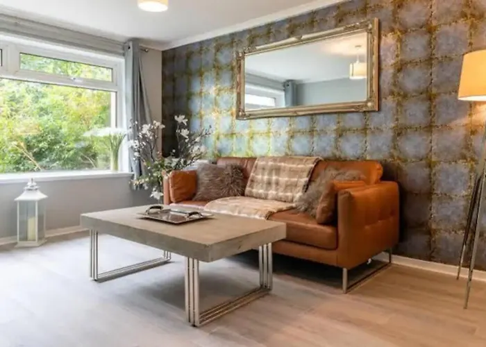 Cosy 1 Bed With Parking In City Centre דירה גלאזגו