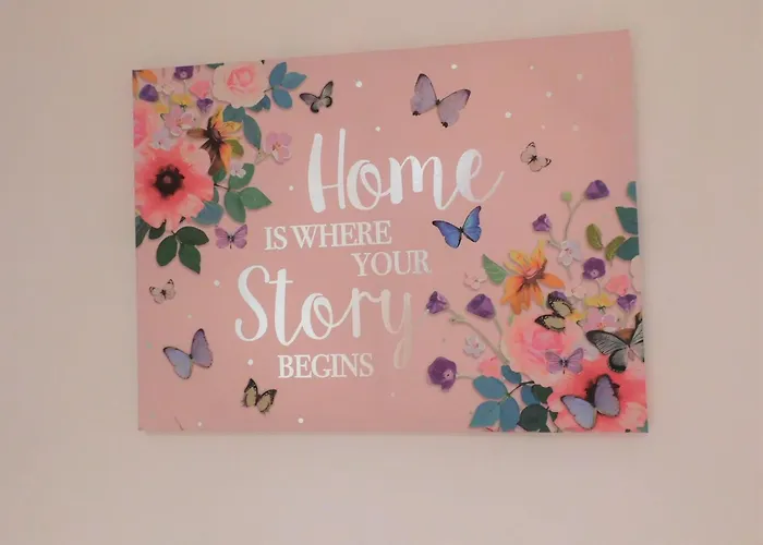 Apartment 2 Bedroom In The Heart Of The Centre, Perfect Location *