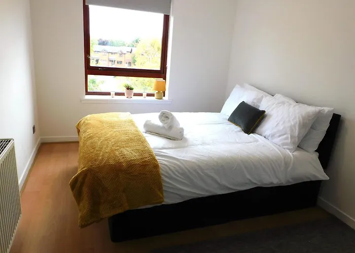 Charming 2 Bed Close To And Sec Hydro * Glasgow