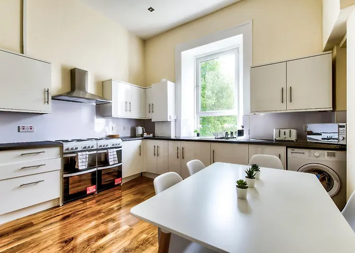 Stunning 5 Bedroom Apt, Close To Centre, Sec, Hydro And Motorway Appartamento Glasgow