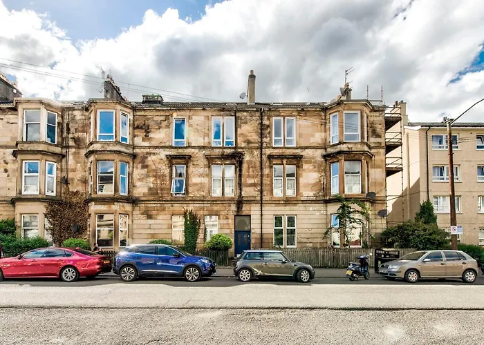 Stunning 5 Bedroom Apt, Close To Centre, Sec, Hydro And Motorway Appartamento