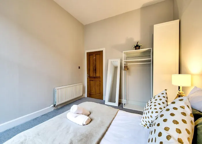 Stylish & Spacious 3 Bedroom In Finnieston, West End