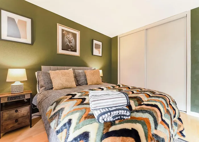 Διαμέρισμα Spacious 2-bedroom Main Door With Private Parking Γλασκώβη