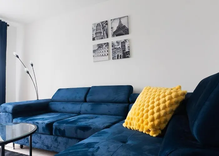 Stylish House With Private Parking * גלאזגו