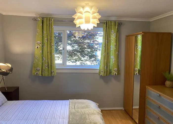 Comfy 1 Bedroom Flat With Free Parking Appartement *