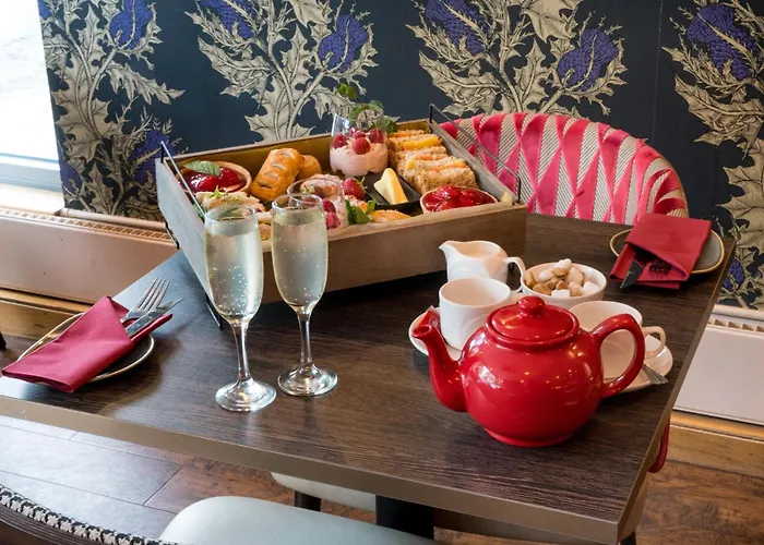 Hotel Glynhill & Near Airport