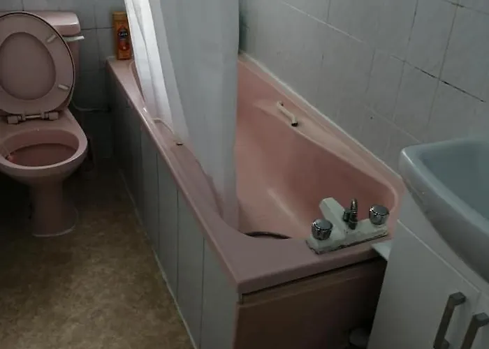 Accommodatie bij particulieren Comfortable With Work Desks In Cheerful City *