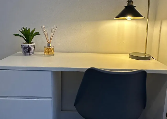 Trendy West End Apartment,