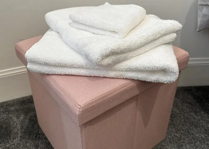 Trendy West End Apartment,