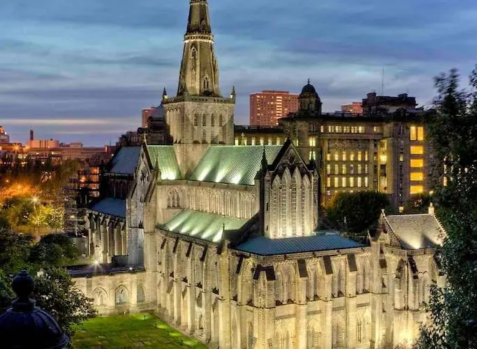 The Naburn - 3 Bed House With Free Parking & Close To Centre * Glasgow