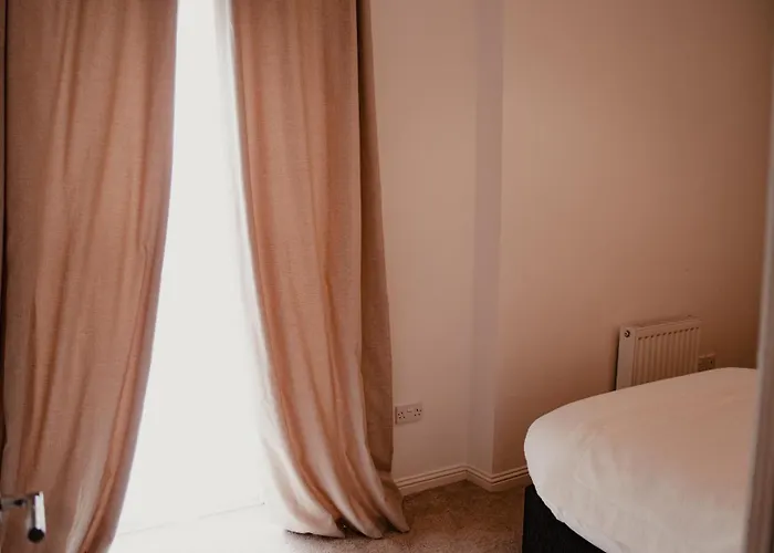 Royal Chambers Serviced *