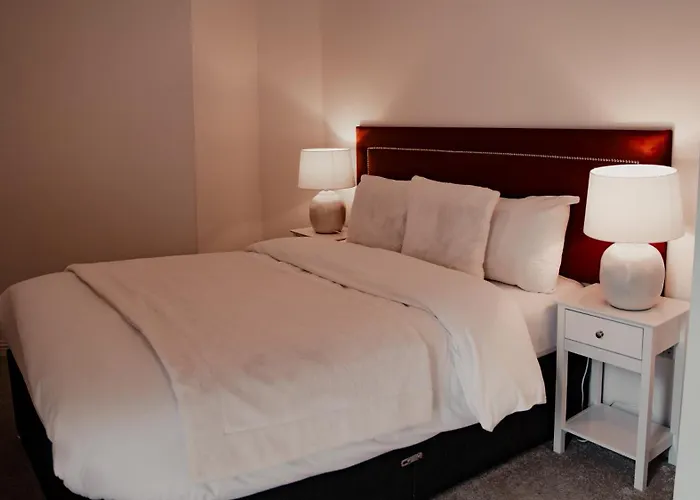 Royal Chambers Serviced * Glasgow