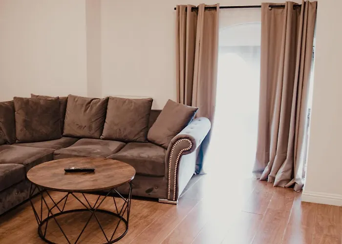 Royal Chambers Serviced *