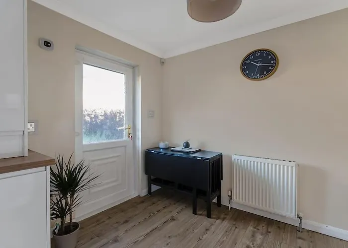 Stylish 2-bed House Private Driveway Appartement Glasgow