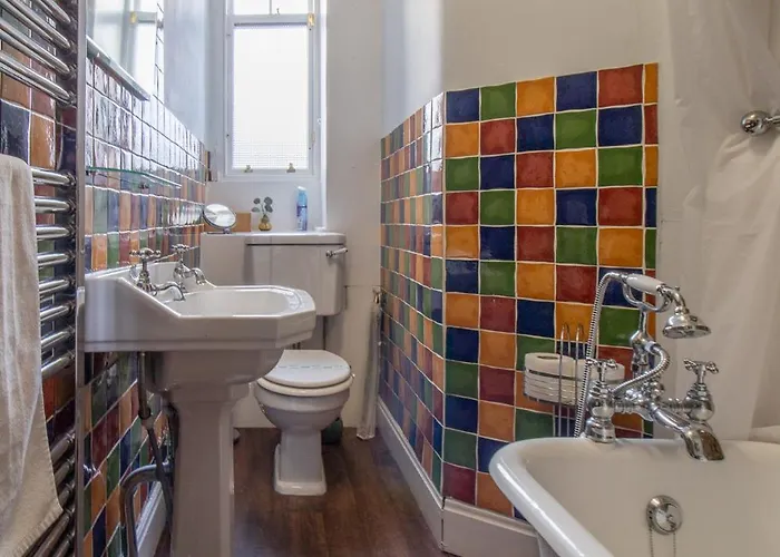 アパート Beautiful, Traditional 2 Bed Flat W Free Parking - Pass The Keys