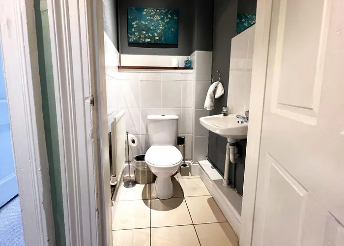 Garnethill Charm 3 Bed Flat