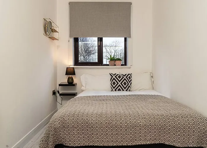 דירה Stylish Pad With Free Private Parking גלאזגו