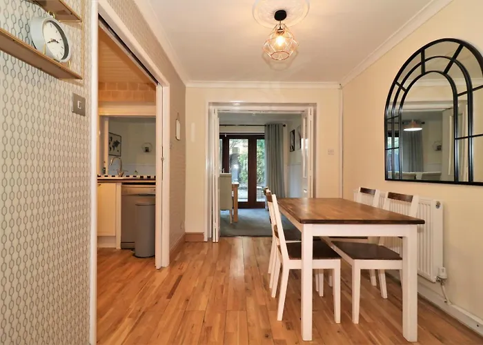 Signature - Shield House Apartament *