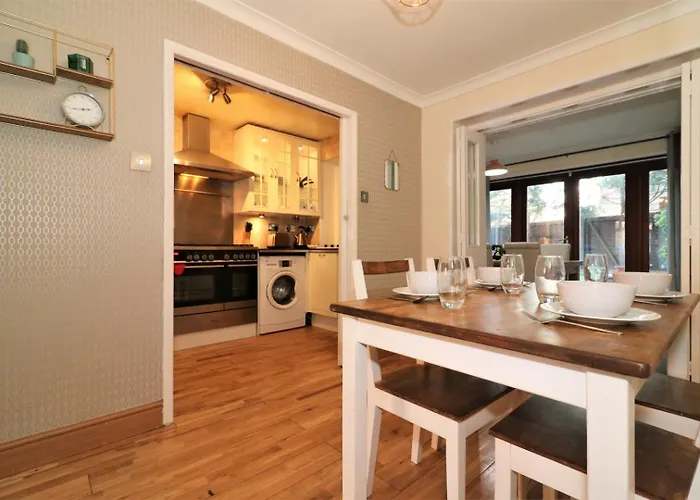 Signature - Shield House Apartman *