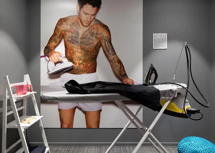 Moxy Merchant 酒店