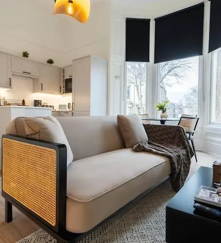 The West End Retreat - Your Luxurious 5* *