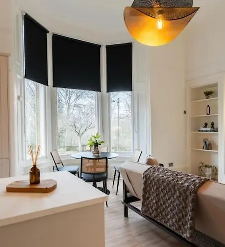 Apartman The West End Retreat - Your Luxurious 5* *